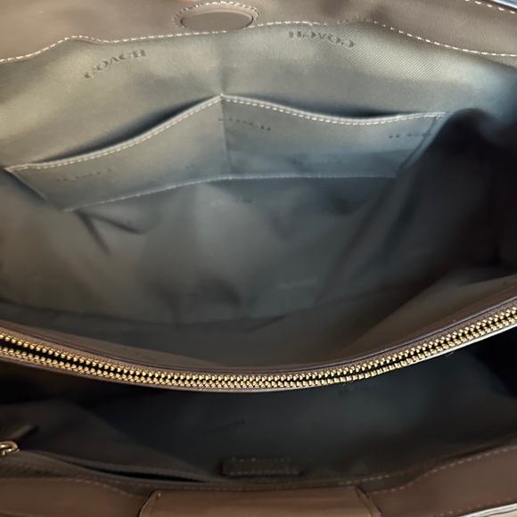 Coach Swagger Carryall Grey Pebble Leather Shoulder Bag with Two Tags - Picture 10 of 16